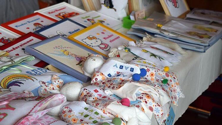 Auch Babyspielzeug und Dekoration fürs Kinderzimmer gehörten zum Angebot. Foto: Daniela Pondelicek