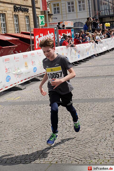 Weltkulturerbelauf 2017 in Bamberg: Der Zieleinlauf am Maxplatz