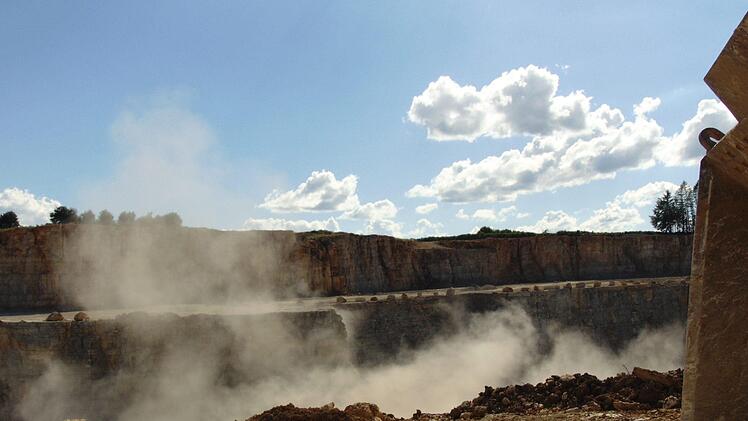 Viel Rauch Foto: Petra Malbrich