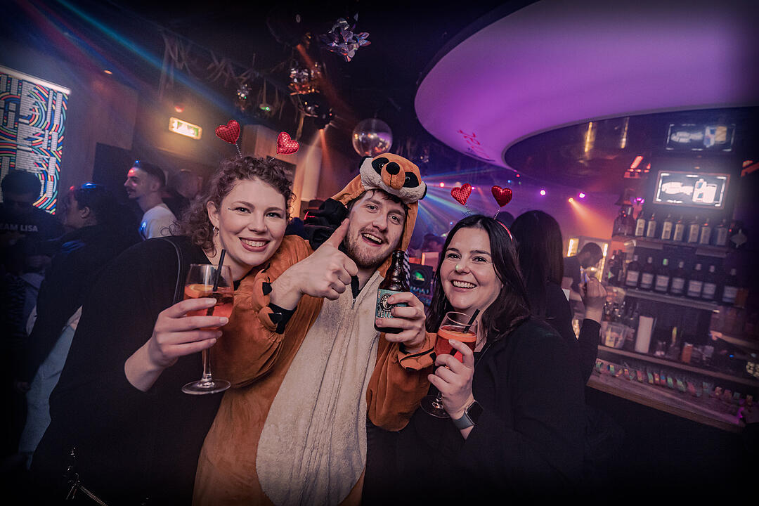 Gemeinsam Fasching feiern bis Montagmorgen!