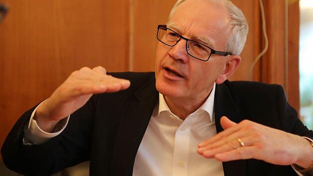 Erlangens ehemaliger Oberbürgermeister Siegfried Balleis blickt zurück auf 18 Jahre an der Spitze der Stadt.  Foto: Barbara Herbst