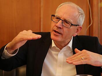 Erlangens ehemaliger Oberbürgermeister Siegfried Balleis blickt zurück auf 18 Jahre an der Spitze der Stadt.  Foto: Barbara Herbst