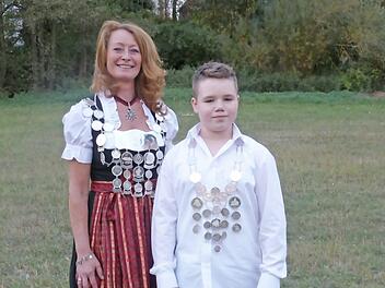 Die Schützenkönigin Carola Dörfler und Jungschützenkönig Paul Schalk Foto: privat