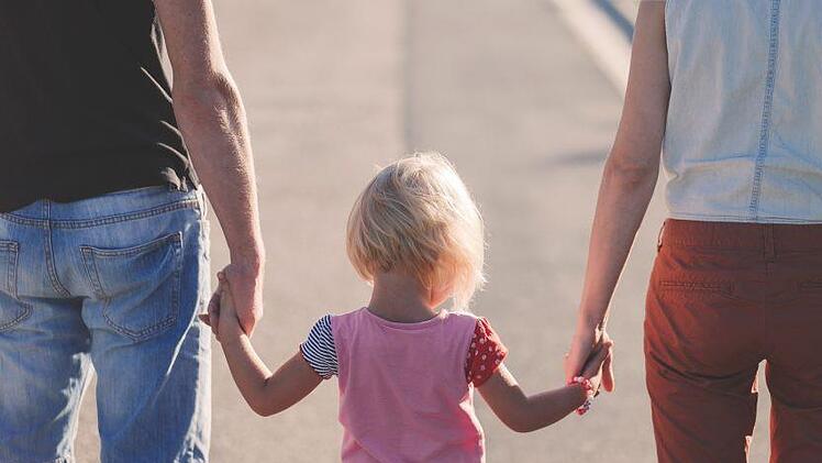 FDK-Vorsitzender Michael Kroschewski fordert, das Familiengeld nicht auf Hartz IV anzurechnen. Nur dann würde es Not lindern.   Symbolbild: pixabay.com