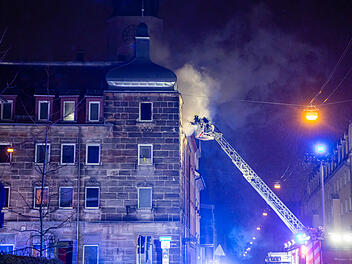 Zeugen melden Wohnungsbrand in N&uuml;rnberg