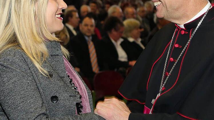 Staatssekretärin Melanie Huml (CSU) und Erzbischof Ludwig Schick