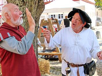 Das Hans-Sachs-Spiel "die Zähmung der Widerspenstigen" mit Rainer Kirch,  Doro Hanshans und Franz Wüst machte den Zuschauern viel Spaß. Foto: Dieter  Britz