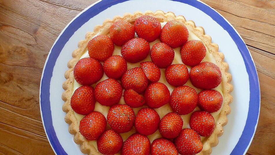 Erdbeerkuchen mit Vanillepudding - eine himmlische Kombination. Erdbeerkuchen mit Vanillepudding - eine himmlische Kombination.