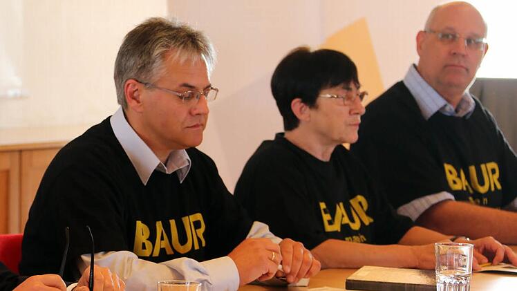 Baur-Betriebsratsvorsitzender Horst Bergmann (links) und zwei weitere Gremiumsmitglieder Foto: M. Hoch