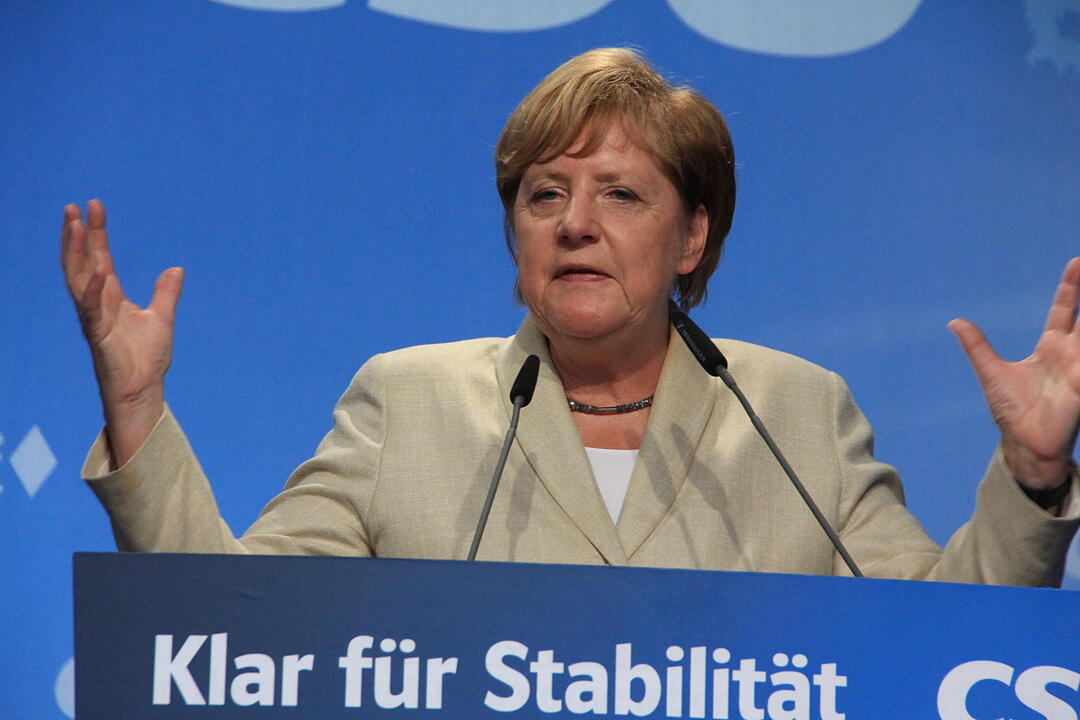 Jubel und Pfiffe für Angela Merkel in Erlangen