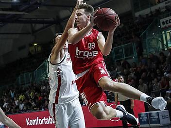 Ein Aktivposten in den bisherigen Bamberger Testspielen: Arnoldas Kulboka (mit Ball)Daniel Löb