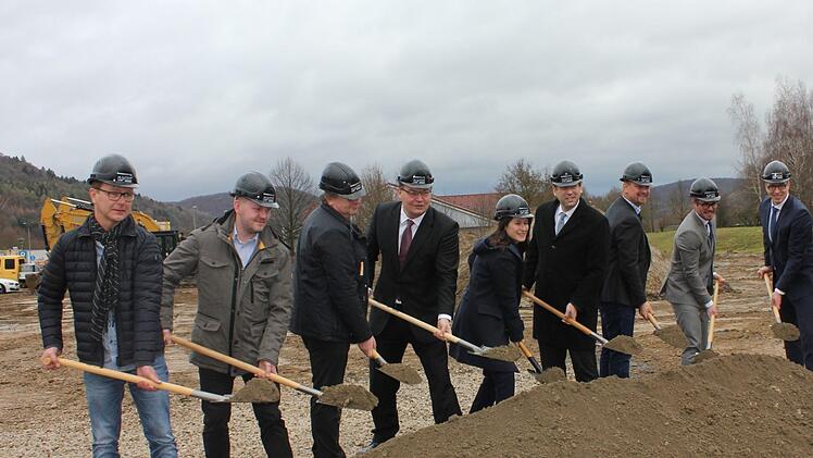 Der Spatenstich Foto: PR