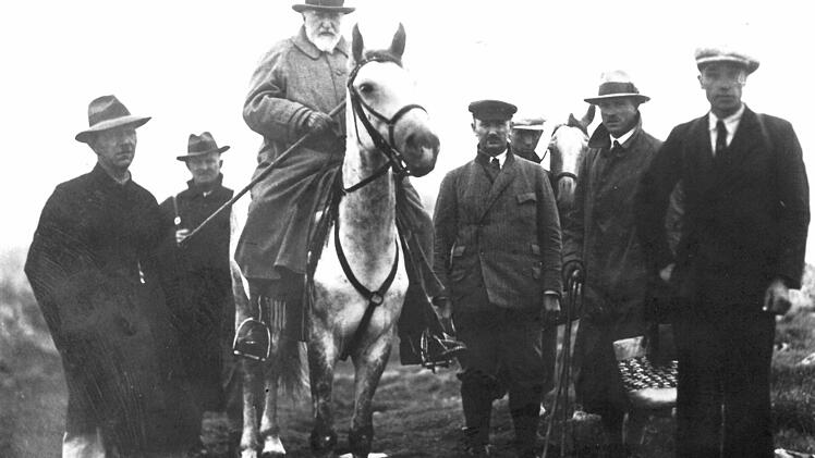Zar Ferdinand I. von Bulgarien hoch zu Ross auf einer seiner Reisen. Foto: CT-Archiv