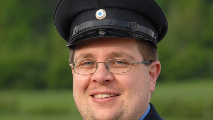 ... und Vorsitzender Jörg Geyer  freuten sich über die Indienststellung der beiden Fahrzeuge.  Fotos: Klaus Rössner