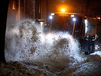 Winterdienst in Forchheim k&auml;mpft gegen Schnee - Aufruf zur Mithilfe