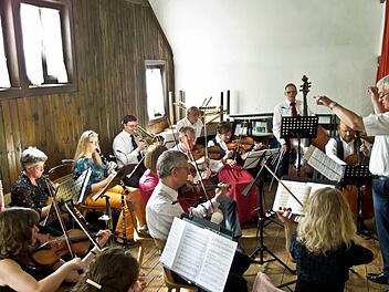 Viel Beifall gab es für den Musizierkreis Neustadt beim Auftritt im Landgasthaus in Meilschnitz. Fotos: Jochen Berger