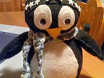 Die ersten Pinguine sind schon da - zumindest aus Socken. Foto: Deuerlin