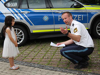 M&auml;dchen (3) malte s&uuml;&szlig;e Dankesbotschaft: Polizei Bad Neustadt revanchiert sich mit besonderer Aktion