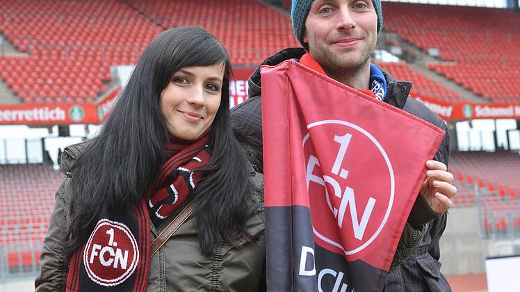 Die Besucher der Live-Tour im Nürnberger Stadion genießen die besondere Atmosphäre unmittelbar vor dem Anpiff. Foto: Nikolas Pelke