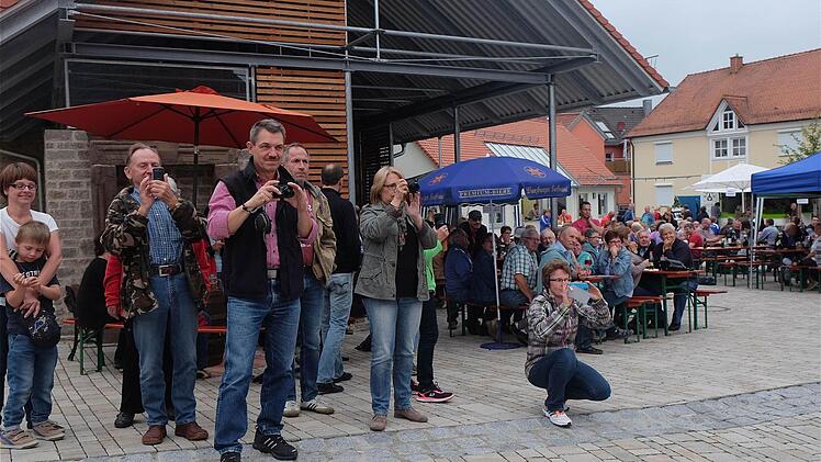 Weinfest in Sulzthal Foto: Schaar