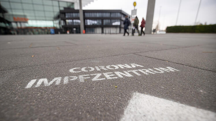 "Impfdrängler" in Nürnberg - Impfzentren rufen zu mehr Solidarität auf