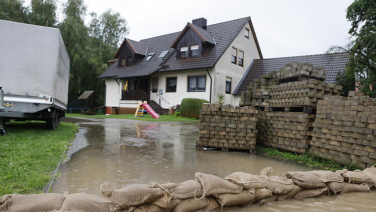 Unwetter in Bayern: Massive Regenfälle sorgen für hunderte Feuerwehreinsätze