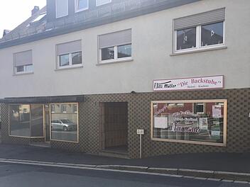 Die Lotto-Stelle (l.) und die Bäckerei-Filiale in Nordhalben haben geschlossen. Die Gemeinde bemüht sich um eine Nachfolge für die Geschäfte. Foto: Gemeinde Nordhalben