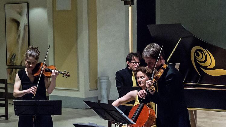 Das Ensemble Neobarock beeindruckte die Zuhörer in der Coburger Morizkirche mit stilsicherem Musizieren und Werken des 17., und 18. Jahrhunderts.Foto: Jochen Berger