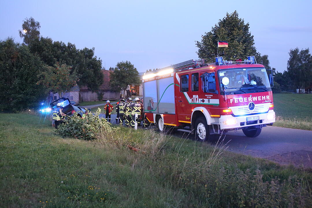 Unfall bei Rehau: Fahranfänger baut Unfall - drei Verletzte