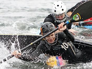 Die Herren des PSC sind in der Bundesliga angekommen. - Im Bild behauptet sich Dressel gegen einen Kontrahenten.