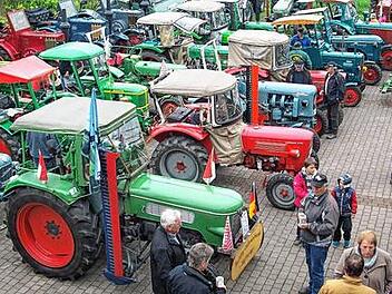 Feuerwehr l&auml;dt ein: Schlepperparade am Maifeiertag