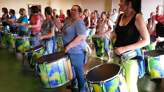 "Bateria quem &eacute;?" probt im Sportheim des SC Lichteneiche. Foto: Sabine Christofzik