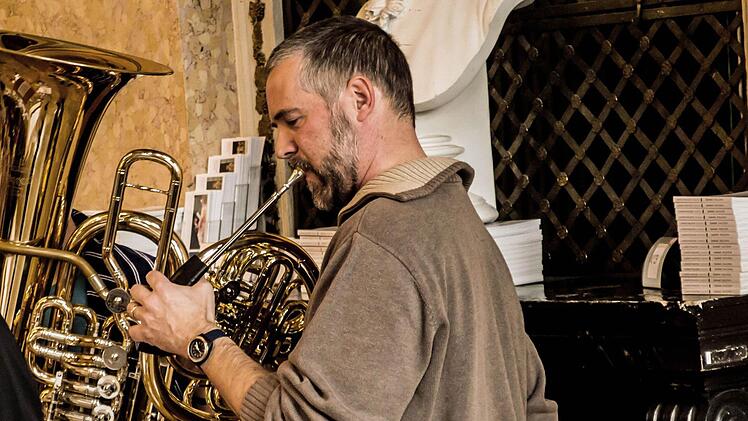 Das Philharmonische Blechbläserquintett des Landestheaters (im Bild: Martin Osterhammer) begeisterte beim"Concert for Kids" im Spiegelsaal. Foto: Jochen Berger