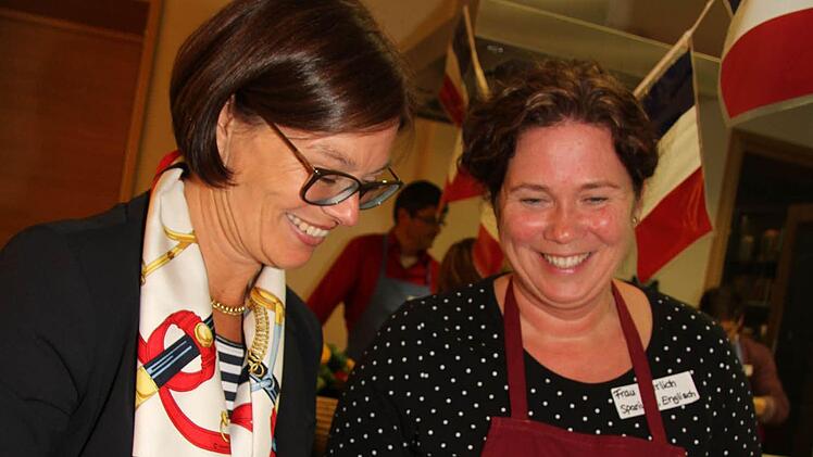 "Super!", beurteilte Hega Metzel aus der Jury die Rosen. "Das Auge isst mit - das ist eine schöne Anregung", sagte sie. Foto: Sonny Adam