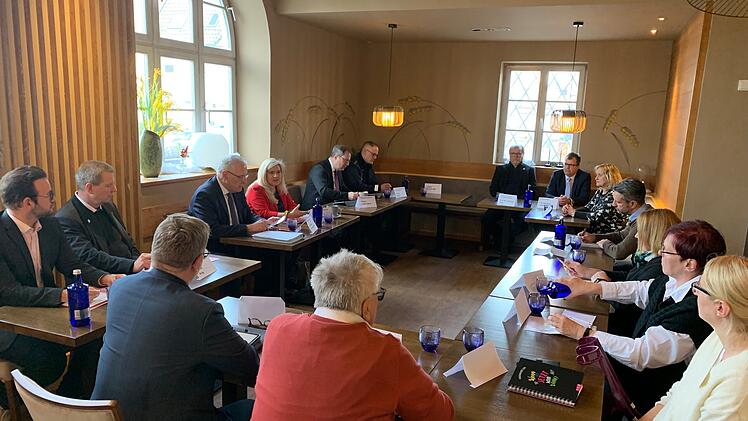 Ankerzentrum-Streit in Bamberg: CSU lädt Herrmann zu Bürgerdialog ein