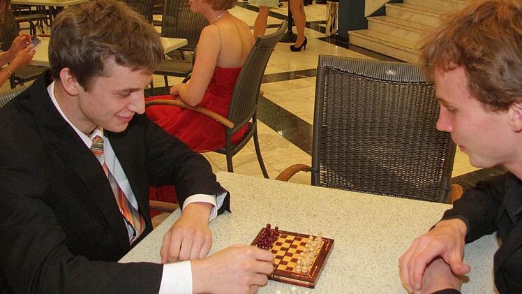 Na so was: Schach-Pause bei der MGF-Abifeier. Foto: Sonja Adam