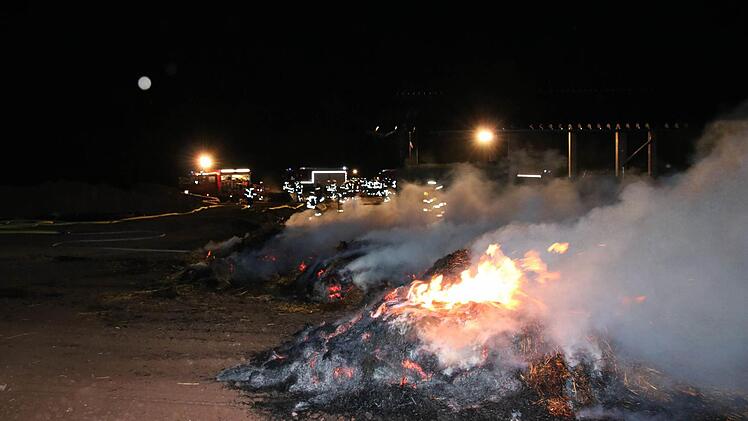 Eindrücke vom Brand in Haard in der Nacht auf Sonntag. Foto: Ralf Ruppert