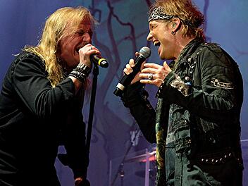 Avantasia-Visionär Tobias Sammet (r.)  und Ronnie Atkins als  kongeniale Partner     Helmut Ölschlegel