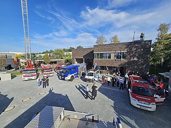 Nürnberg: Offizielle Übergabe - neues Gerätehaus für Freiwillige Feuerwehr Eibach fertiggestellt