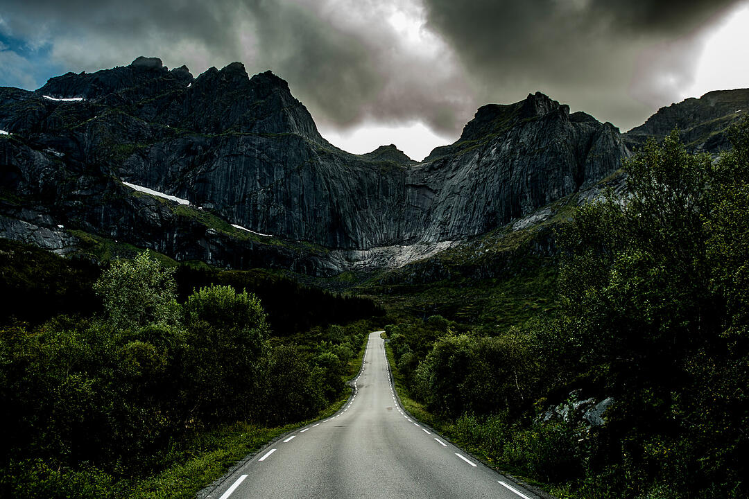 The road to Nusfjord