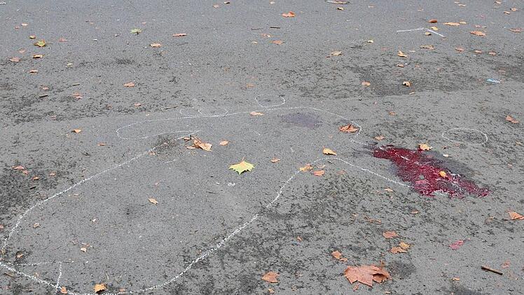 Die Polizei zeichnete die Fundstelle nach.  Foto: Andreas Ungermann