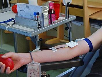 Wer Blut spendet, rettet Leben. Insgesamt gab es 34 Termine allein in Bad Kissingen, bei denen 3002 Spenden zusammenkamen. Foto: Archiv/ Sigismund von Dobschütz