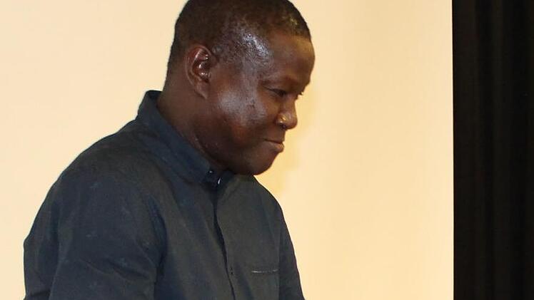 Abbé Moise, Priester aus dem Senegal, hilft zur Zeit in der Erzdiözese aus.   Foto: Evi Seeger