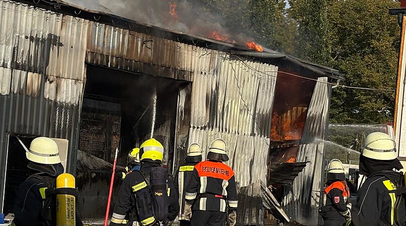 Lagerhallen-Brand in Unterfranken
