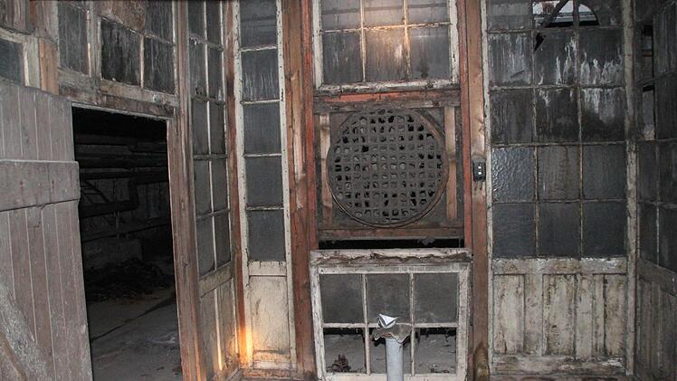 Wenig einladend: ein Eingang in die Unterwelt. Foto: Jürgen Gärtner