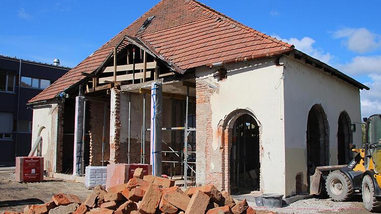 Das ehemalige Heizhaus auf dem Fortuna-Gelände ist inzwischen entkernt und lässt ahnen, warum es unter Schutz steht. Foto: Andreas Dorsch