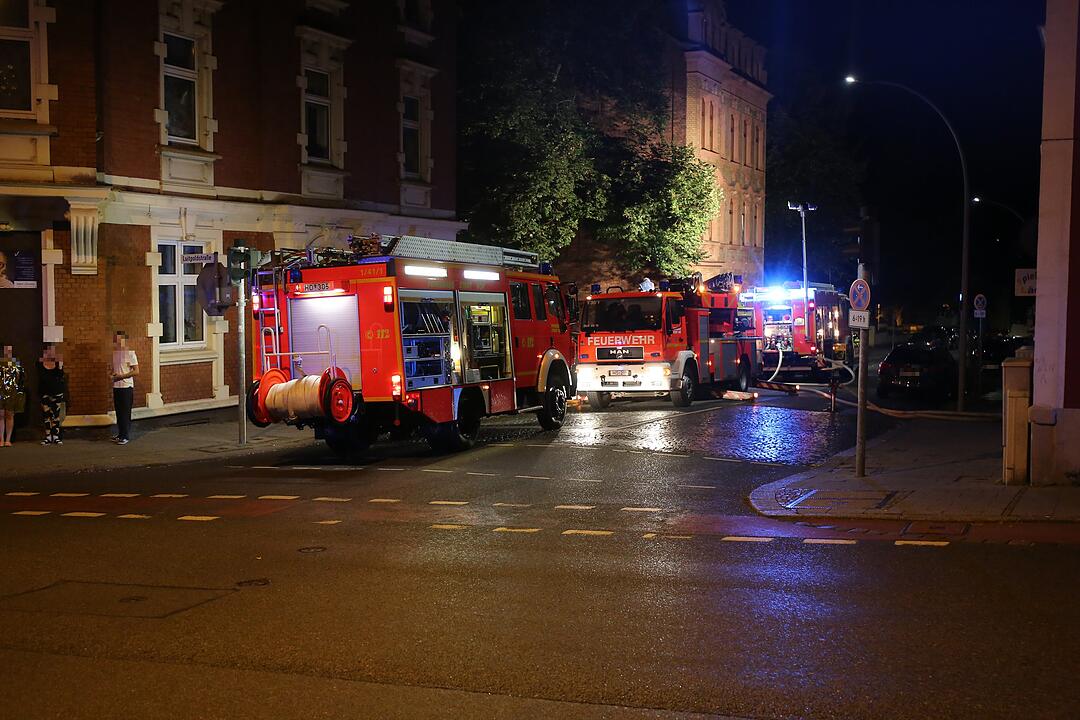 Wohnhaus in Hof in Flammen