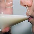 Mittlerweile gibt es auch in herkömmlichen Supermärkten eine große Auswahl an verschiedenen Milch- und Pflanzenprodukten. Symbolfoto: Lukas Schulze/dpa