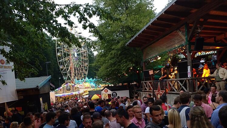 Forchheim: "Nauf die Keller" - Geschäfte und Ämter schließen am Mittwoch früher