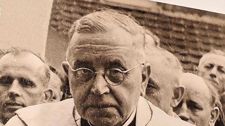 Geistlicher Rat Franz Kunzmann. Er war fast zehn Jahre Pfarrer in  Großwenkheim.